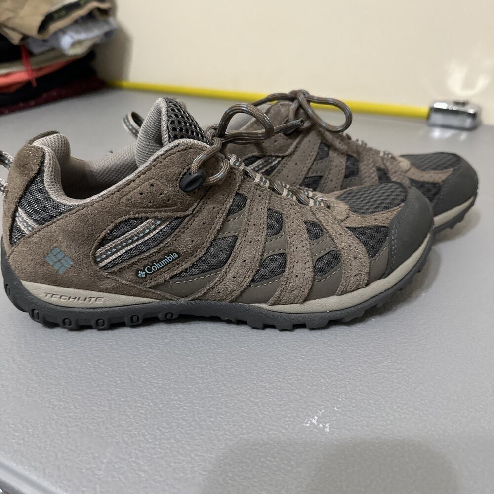 Columbia Redman Low Hiking Shoes. Womens 8
